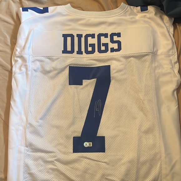 Beckett Certified Signed Quandre Diggs Jersey - Picture 2 of 5